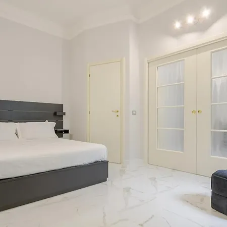 Station 100 Mt * ミラノ